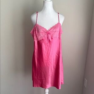 Morgan Taylor Intimates women’s pink
Nightgown